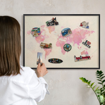 Panneau pour aimants souvenirs cadre noir Carte du monde