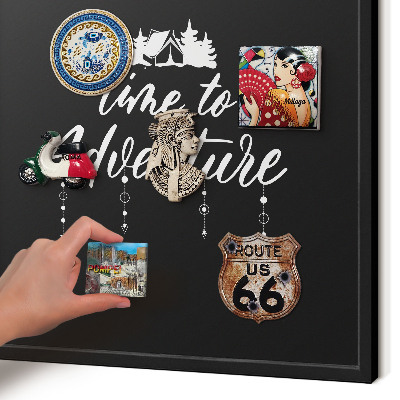 Tableau magnétique encadré de couleur noire L'aventure vous attend