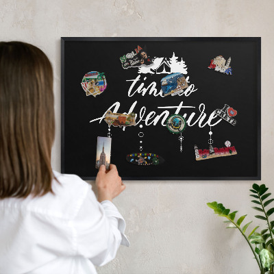 Tableau magnétique encadré de couleur noire L'aventure vous attend