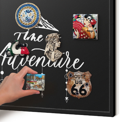 Tableau magnétique encadré de couleur noire L'aventure vous attend