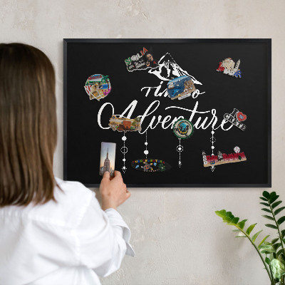 Tableau magnétique encadré de couleur noire L'aventure vous attend