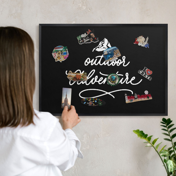Tableau magnétique encadré de couleur noire Aventure en plein air
