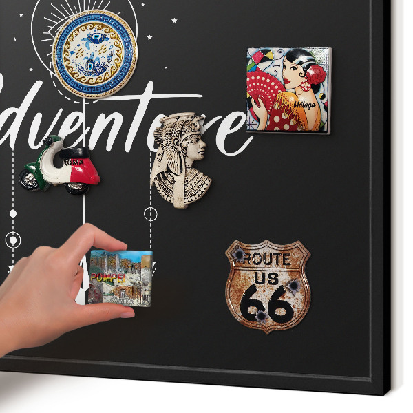 Tableau magnétique encadré de couleur noire L'aventure vous attend