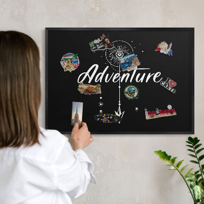 Tableau magnétique encadré de couleur noire L'aventure vous attend