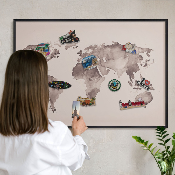 Tableau magnétique encadré de couleur noire Carte du monde