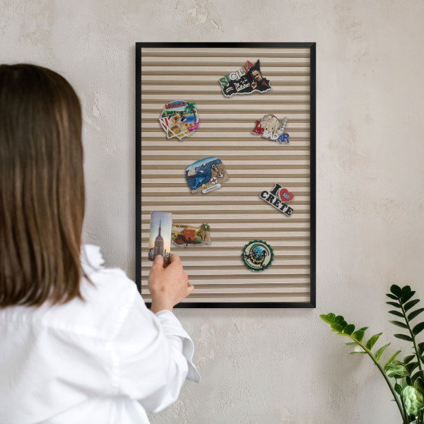 Tableau magnétique encadré de couleur noire Lattes de bois