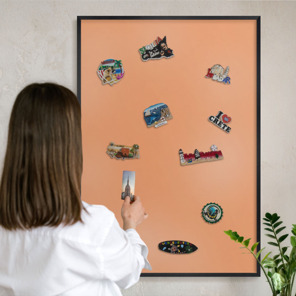 Tableau magnétique encadré de couleur noire Orange pastel