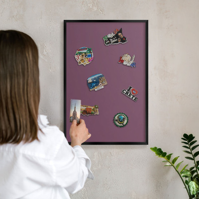 Panneau pour aimants souvenirs cadre noir Couleur violette