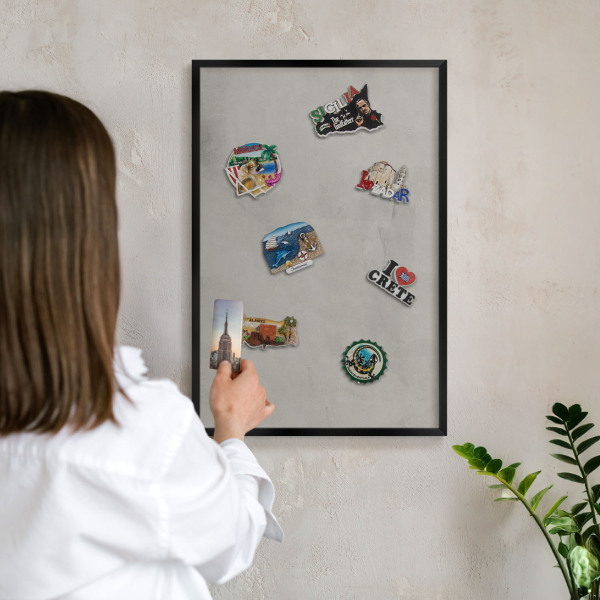Tableau magnétique encadré de couleur noire Fond gris