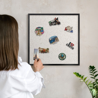 Tableau magnétique encadré de couleur noire De minuscules points