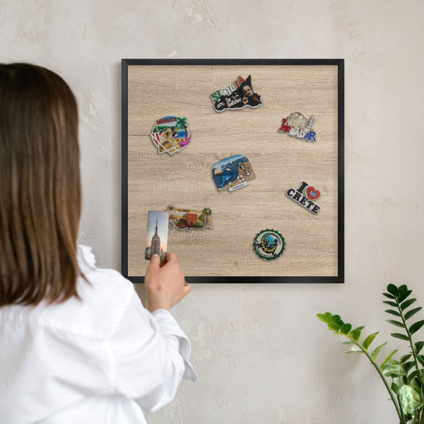Tableau magnétique encadré de couleur noire Fond en bois