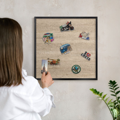 Tableau magnétique encadré de couleur noire Fond en bois