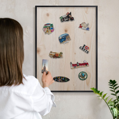 Panneau pour aimants souvenirs cadre noir Motif en bois
