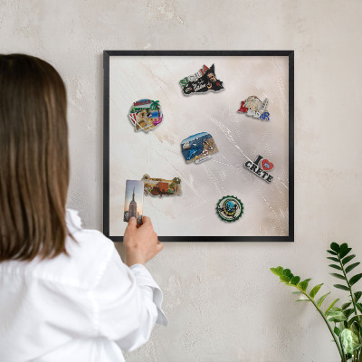 Panneau pour aimants souvenirs cadre noir Douce légèreté