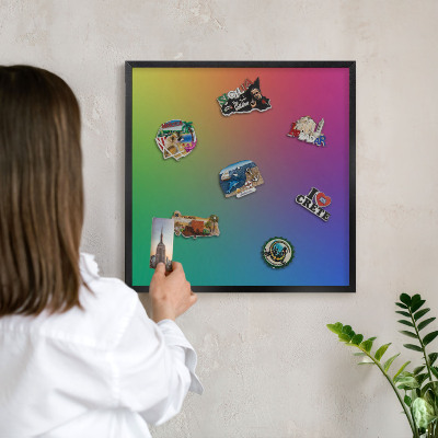 Tableau magnétique encadré de couleur noire Dégradé arc-en-ciel