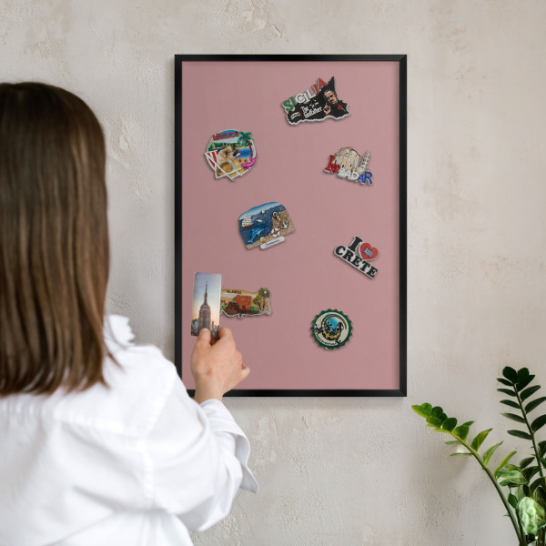Tableau magnétique encadré de couleur noire Rose pastel poudré