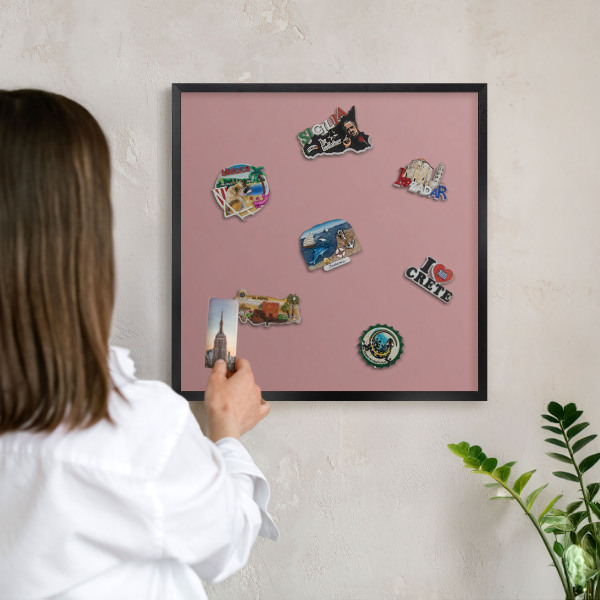 Tableau magnétique encadré de couleur noire Rose pastel poudré