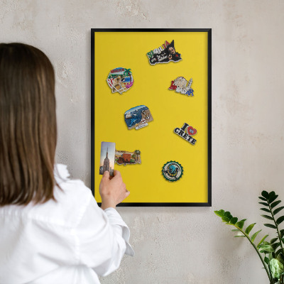Tableau magnétique encadré de couleur noire Jaune intense