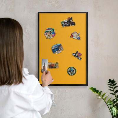 Tableau magnétique encadré de couleur noire Orange vif
