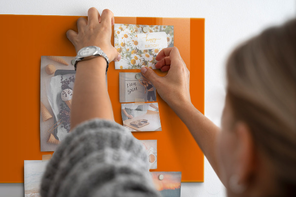 Tableau magnétique couleur orange