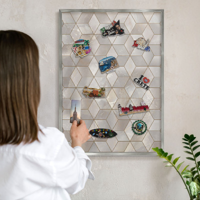 Tableau magnétique décoratif avec cadre argenté Fond cubique