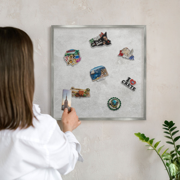 Tableau magnétique décoratif avec cadre argenté Élégance grise