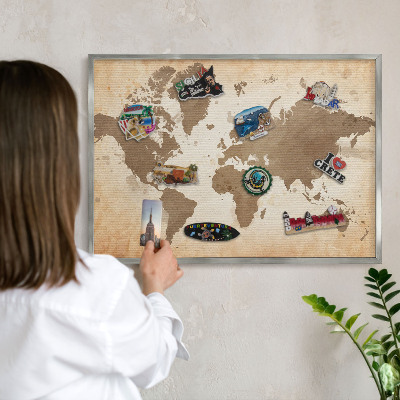 Tableau magnétique décoratif avec cadre argenté Carte du monde