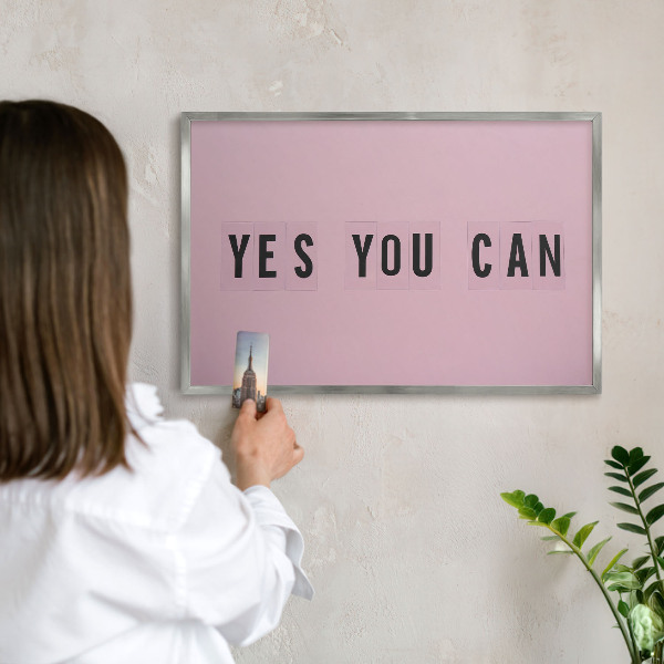 Tableau magnétique décoratif avec cadre argenté De la motivation au quotidien
