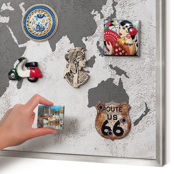 Tableau magnétique décoratif avec cadre argenté Carte du monde