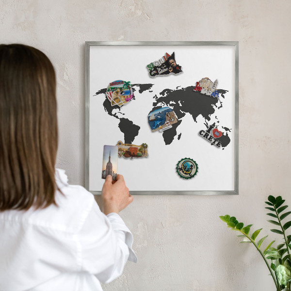 Tableau magnétique décoratif avec cadre argenté Carte du monde