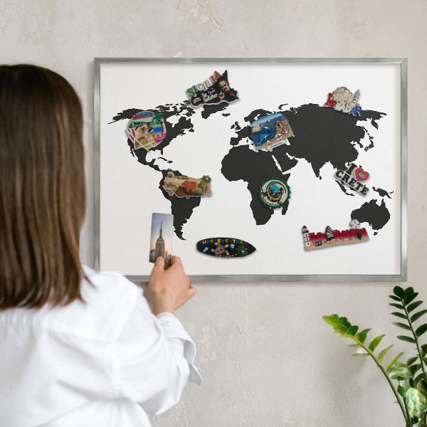 Tableau magnétique décoratif avec cadre argenté Carte du monde