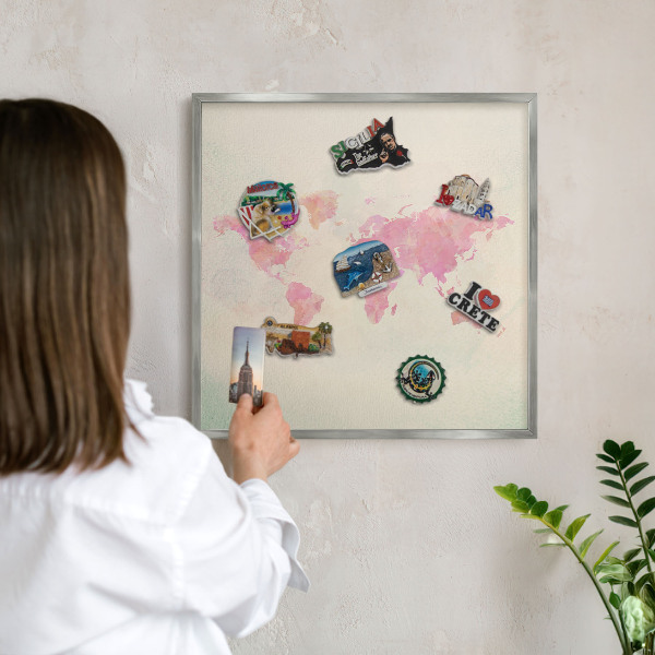 Tableau magnétique décoratif avec cadre argenté Carte du monde