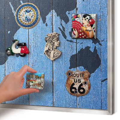 Tableau magnétique décoratif avec cadre argenté Carte du monde