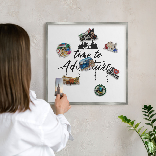 Tableau magnétique décoratif avec cadre argenté L'aventure vous attend