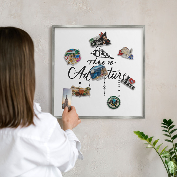 Tableau magnétique décoratif avec cadre argenté Aventure en montagne