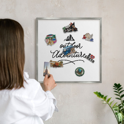 Tableau magnétique décoratif avec cadre argenté Aventure en montagne