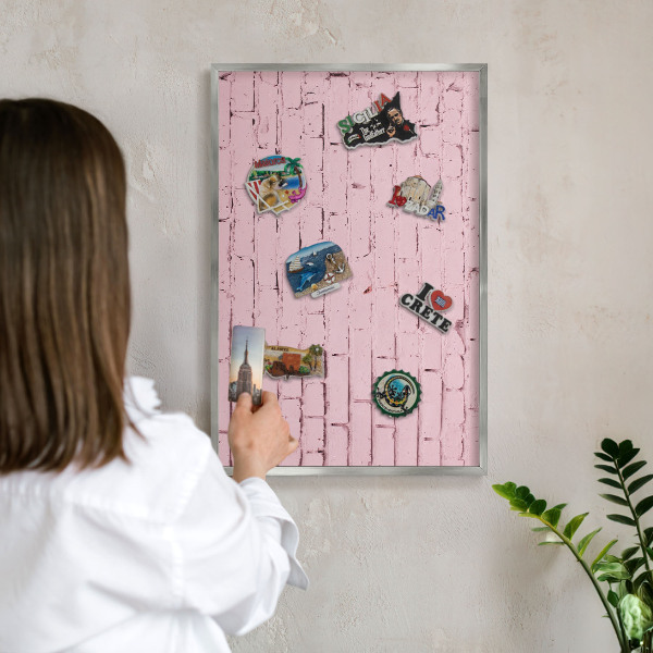 Tableau pour collection d'aimants cadre argenté Brique rose