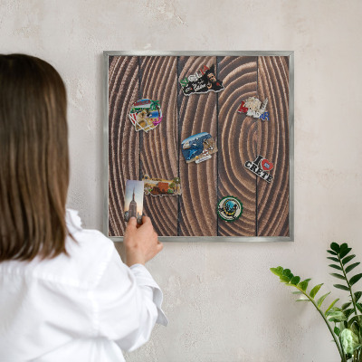 Tableau pour collection d'aimants cadre argenté Structure en bois