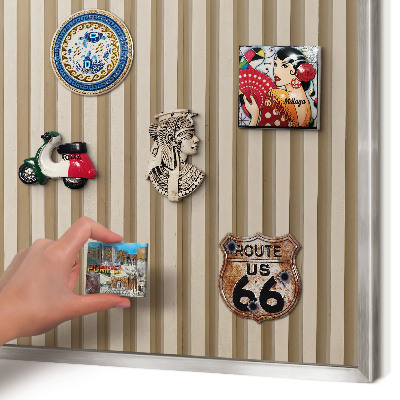 Tableau pour collection d'aimants cadre argenté Lattes de bois