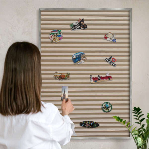 Tableau pour collection d'aimants cadre argenté Lattes de bois