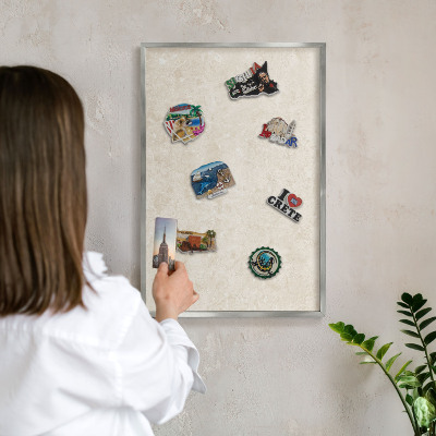 Tableau magnétique décoratif avec cadre argenté Élégance crémeuse