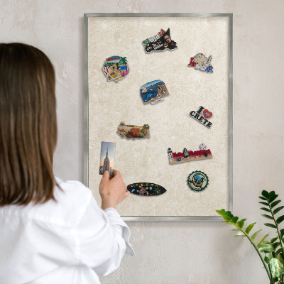 Tableau magnétique décoratif avec cadre argenté Élégance crémeuse