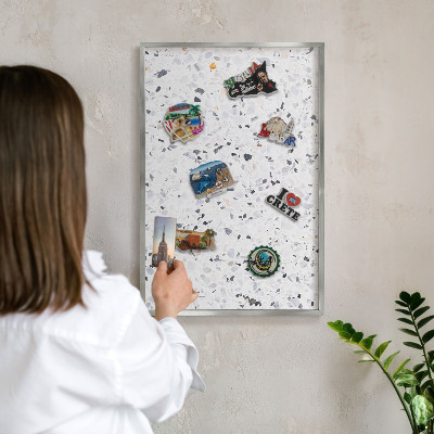 Tableau pour collection d'aimants cadre argenté Style terrazzo
