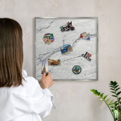 Tableau pour collection d'aimants cadre argenté Élégance grise