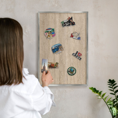 Tableau pour collection d'aimants cadre argenté Fond en bois