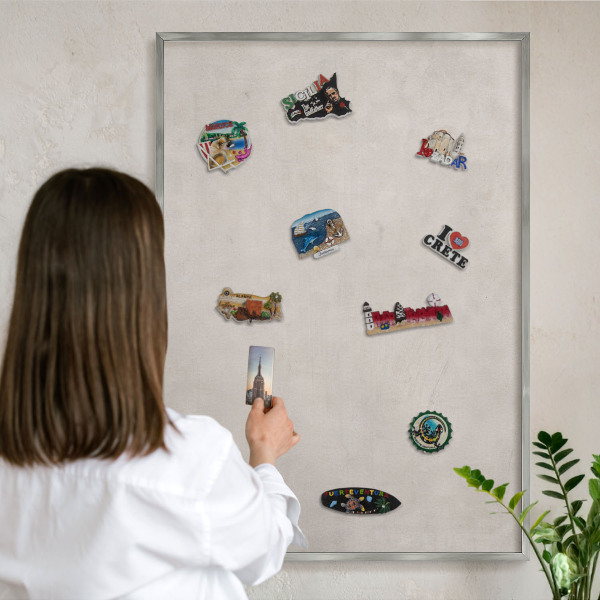 Tableau magnétique décoratif avec cadre argenté Élégance grise