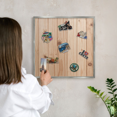 Tableau pour collection d'aimants cadre argenté Motif en bois