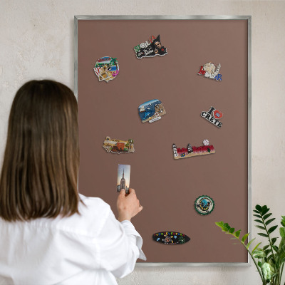 Tableau magnétique décoratif avec cadre argenté Couleur brune