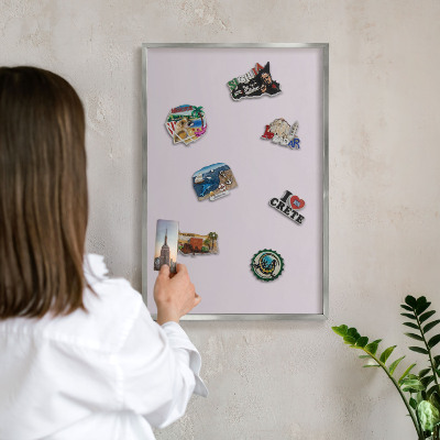 Tableau magnétique décoratif avec cadre argenté Lilas clair