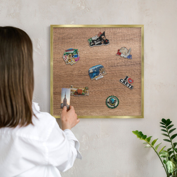 Tableau magnétique avec cadre de couleur dorée Texture du bois